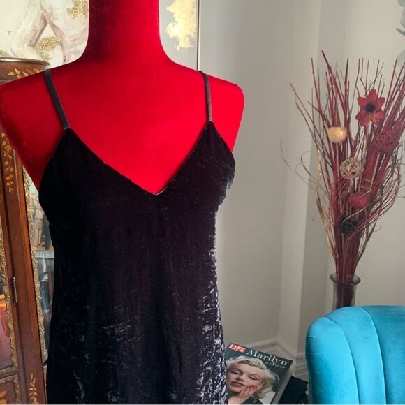 ALICE & OLIVIA KERA BLACK VELVET MINI DRESS - Picture 4 of 8